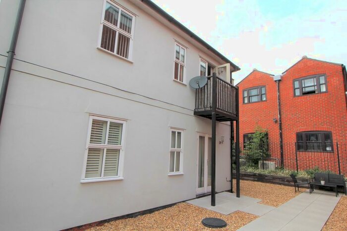 2 Bedroom Apartment To Rent In Rawstorn Road, Colchester, CO3