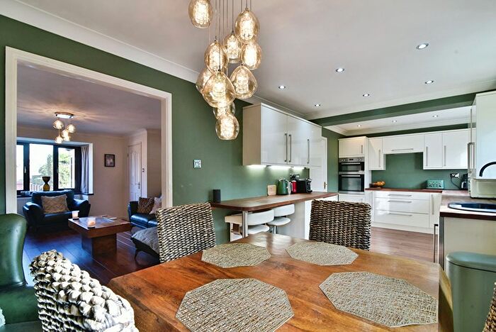 4 Bedroom Semi-Detached House For Sale In Kildonan Grove, Sheffield, S12