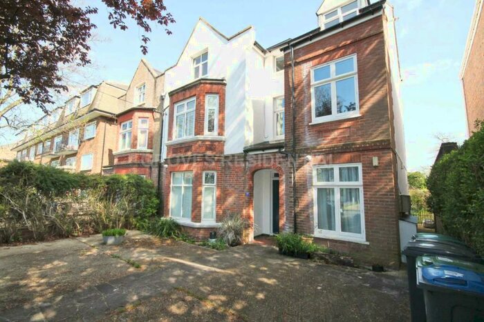2 Bedroom Flat To Rent In Rodney Road, New Malden, KT3