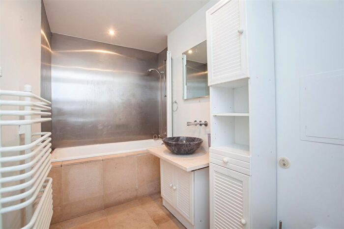 3 Bedroom Flat To Rent In Linstead Street, London, NW6