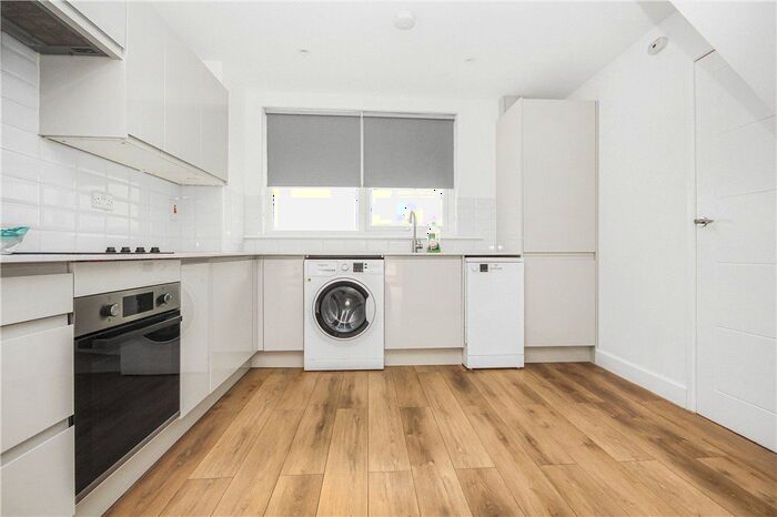 3 Bedroom Maisonette To Rent In Ewen Crescent, London, SW2