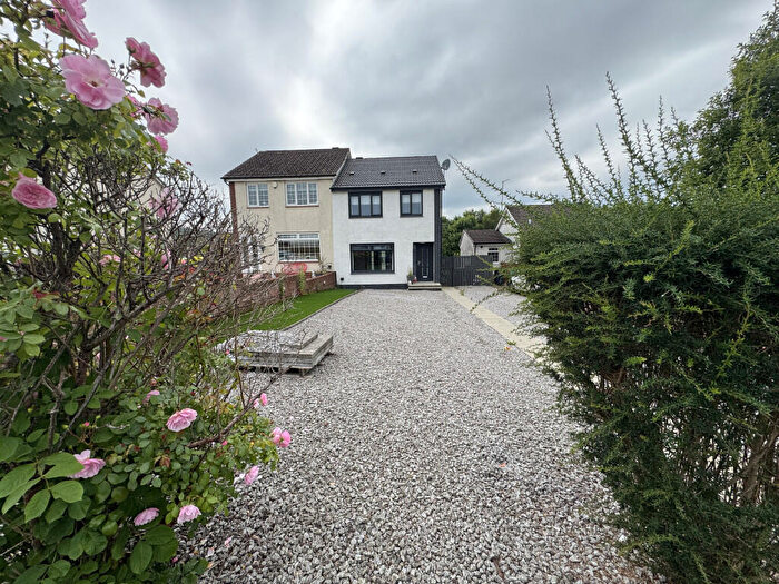 3 Bedroom Semi-Detached House To Rent In Invergarry Drive, Deaconsbank, G46