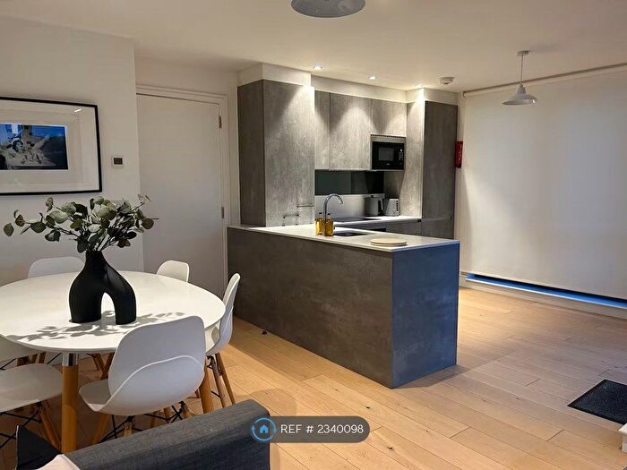 2 Bedroom Flat To Rent In Frampton Street, London, NW8