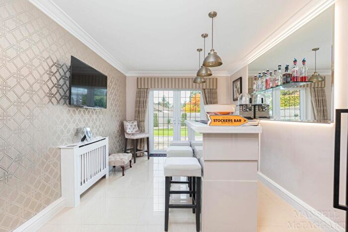 5 Bedroom Detached House For Sale In Hedgecourt Place, Felbridge, RH19