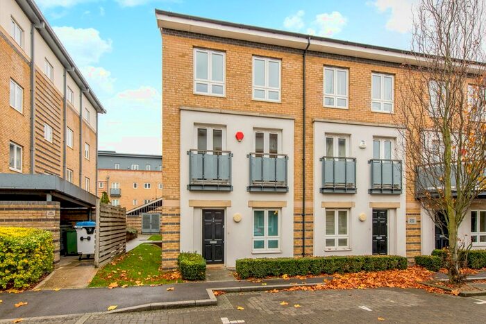4 Bedroom Town House To Rent In Silver Place, Watford, WD18