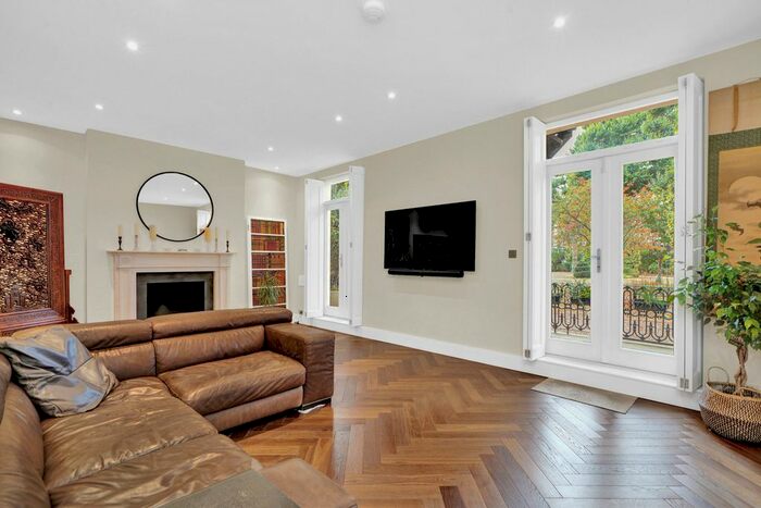 2 Bedroom Flat To Rent In Randolph Avenue, London, W9