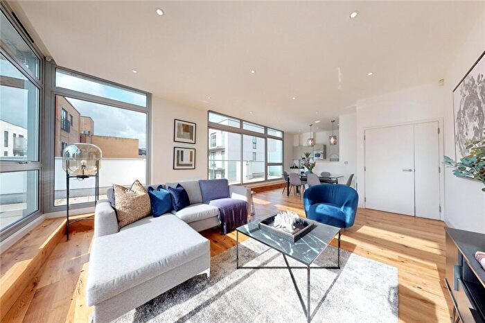 3 Bedroom Apartment To Rent In Dereham Place, Shoreditch, London, EC2A