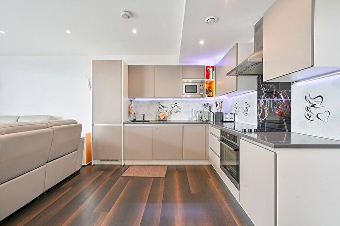 2 Bedroom Flat To Rent In Kew Eye Apartments, Brentford, TW8