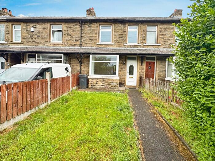 3 Bedroom Terraced House To Rent In Knowle Avenue, Huddersfield, West Yorkshire, HD5
