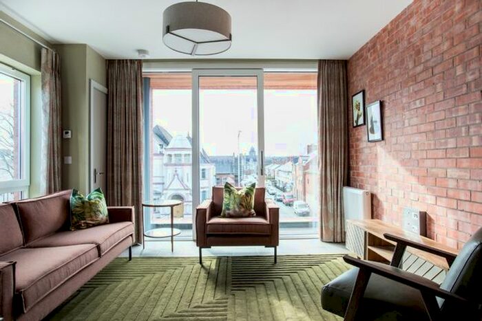 2 Bedroom Flat To Rent In Ormeau Road, Belfast, BT7