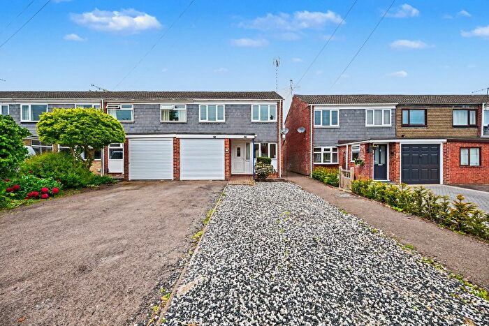 3 Bedroom End Terrace House For Sale In Frobisher Road, Bilton, Rugby, CV22