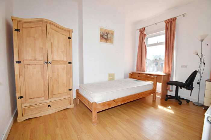 3 Bedroom Terraced House For Sale In Colchester Street, Coventry, CV1 - Photo 8