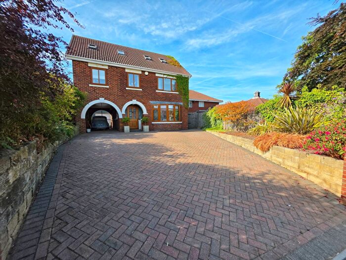 4 Bedroom Detached House For Sale In Weet Shaw Lane, Cudworth, Barnsley, S72
