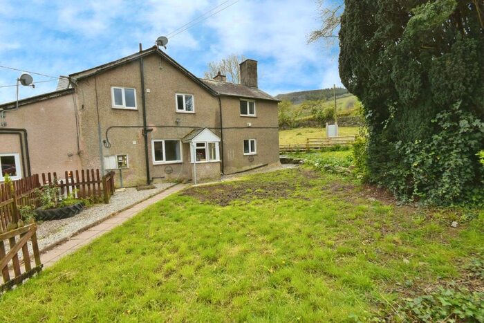 4 Bedroom Semi-Detached House To Rent In Holyhead Road, Corwen, LL21