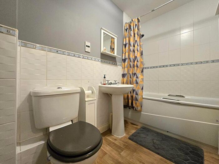 2 Bedroom Terraced House For Sale In Buckland Close, Bideford, EX39