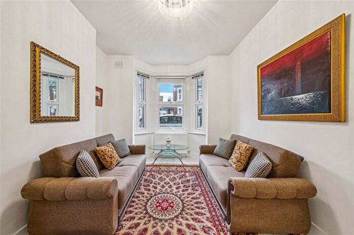 1 Bedroom Apartment For Sale In Mossbury Road, SW11