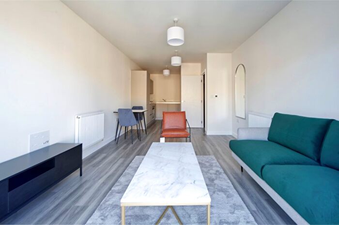 1 Bedroom Flat To Rent In Iris House, Plum Mews, Tooting, SW17