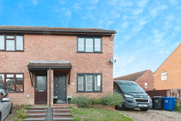2 Bedroom Semi-detached House For Sale In Meadowsweet Close, Haverhill, CB9