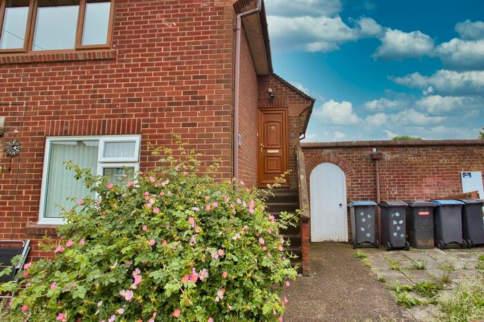 2 Bedroom Flat To Rent In Birdwood Avenue, Deal, CT14