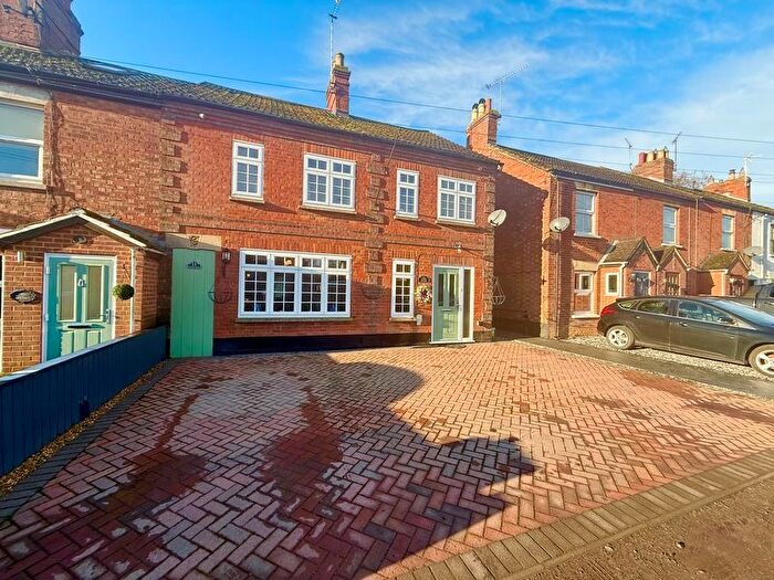 4 Bedroom Cottage For Sale In George Street, Wing, LU7