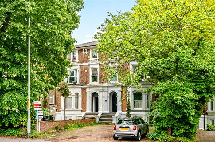 1 Bedroom Flat For Sale In High Road, Buckhurst Hill, Redbridge, IG9