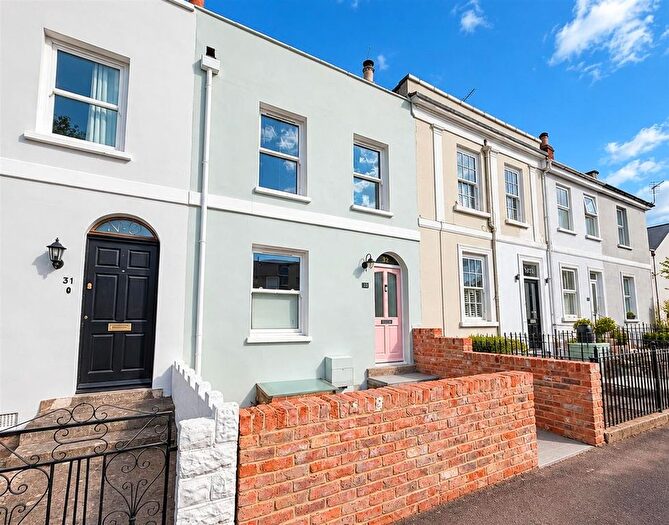 2 Bedroom Property To Rent In Leckhampton, Cheltenham, GL53