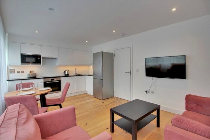 3 Bedroom Maisonette To Rent In Westmead, Farnborough, GU14