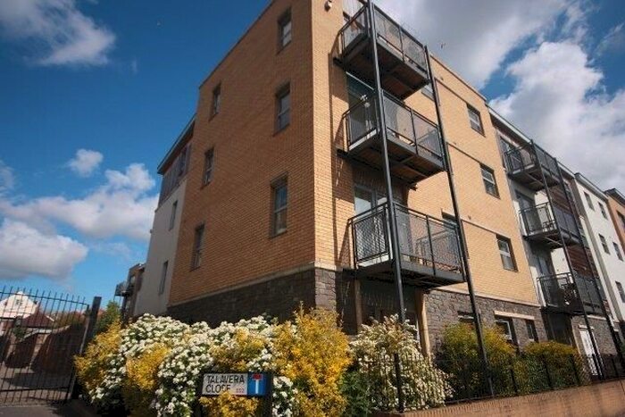 2 Bedroom Flat To Rent In Talavera Close, St. Philips, Bristol, BS2