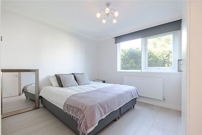 1 Bedroom Flat For Sale In Gate Hill Court, London, W11