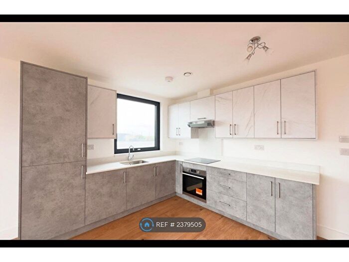 2 Bedroom Flat To Rent In Hounslow, Hounslow, TW4