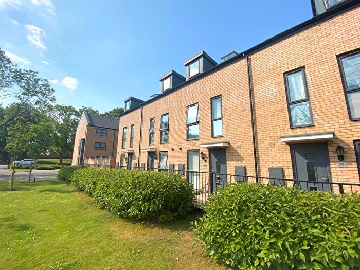 4 Bedroom House To Rent In Spooner Croft, Birmingham, B5