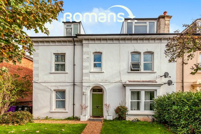 2 Bedroom Flat To Rent In Craufurd Rise, Maidenhead, SL6