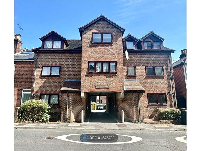 2 Bedroom Flat To Rent In Swan Lane, Winchester, SO23