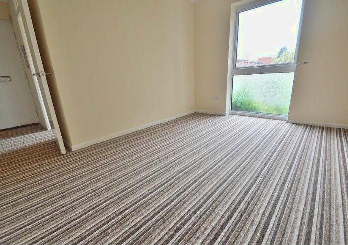 2 Bedroom Flat To Rent In Clyfton Close, Broxbourne, EN10