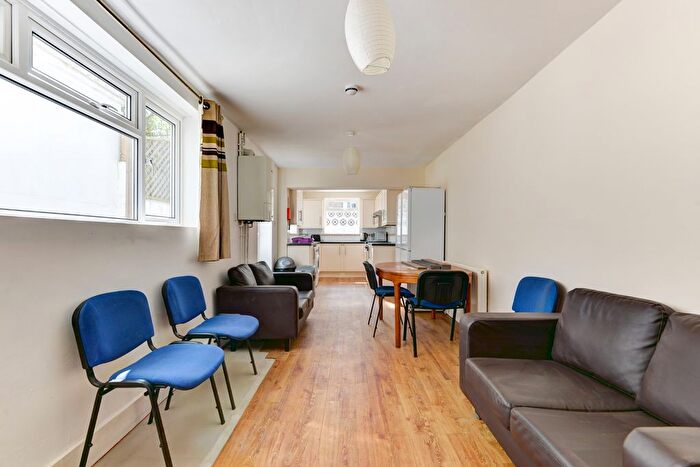 6 Bedroom Semi-Detached House To Rent In Brading Road, Brighton, BN2