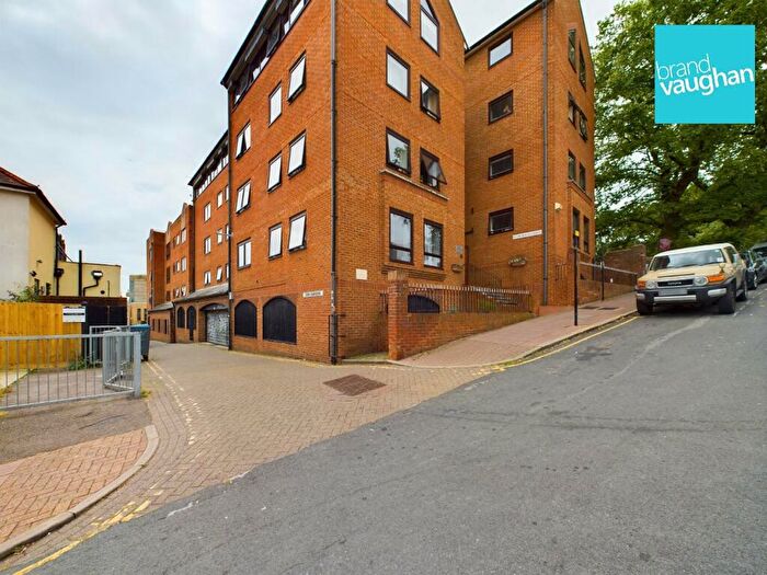 1 Bedroom Flat To Rent In Church Street, Brighton, East Sussex, BN1