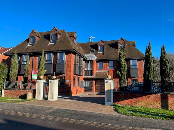 1 Bedroom Flat To Rent In Dean Street, Marlow, SL7