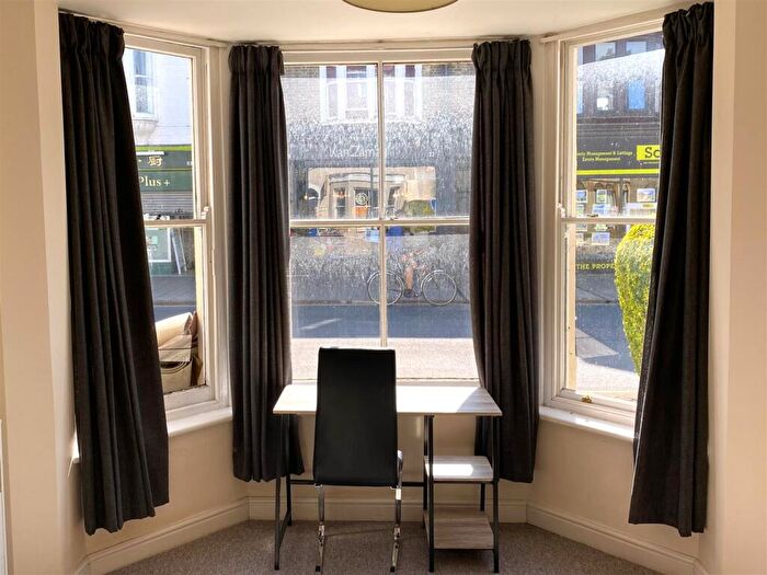 1 Bedroom Flat To Rent In Flat, Mill Road, Cambridge, CB1