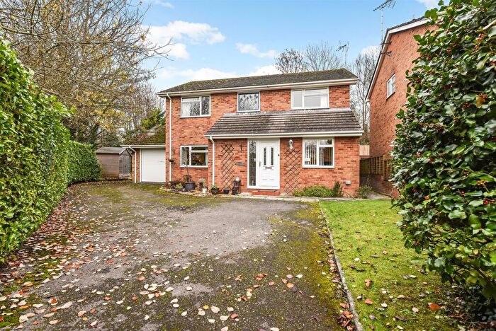 4 Bedroom Detached House For Sale In Caerleon Drive, Andover, SP10