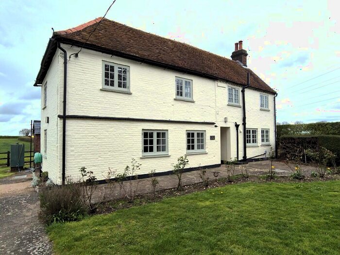 3 Bedroom Detached House To Rent In Punch Bowl Lane, St. Albans, Hertfordshire, AL3