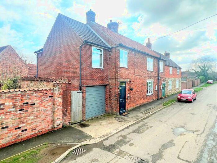 4 Bedroom Semi-Detached House For Sale In Long Street, Foston, NG32