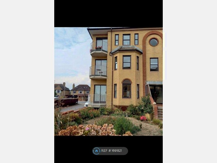2 Bedroom Flat To Rent In South Road, Hythe, CT21