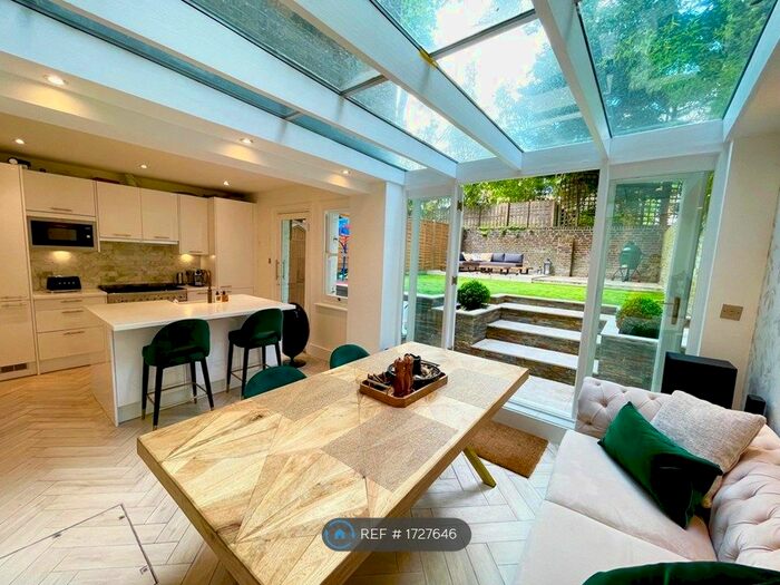3 Bedroom Flat To Rent In Holland Road, London, W14