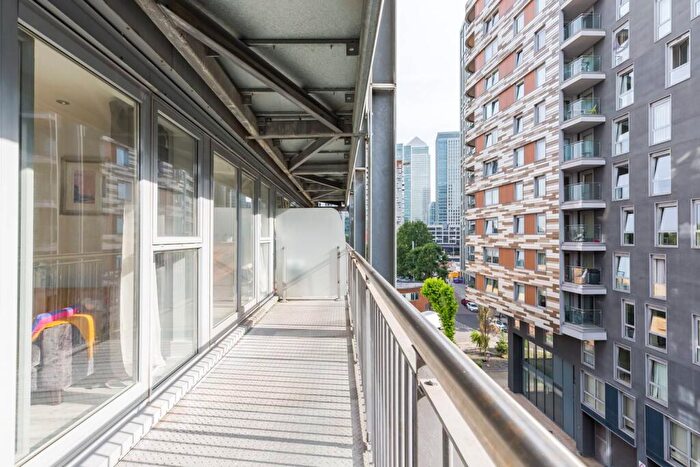2 Bedroom Flat To Rent In Cassilis Road, , Canary Wharf, London, E14