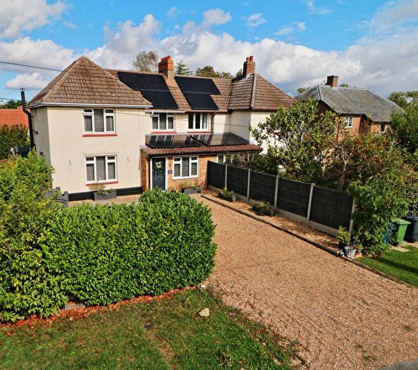 4 Bedroom Semi-Detached House For Sale In Blacksmiths Lane, Abbotsley, St Neots, PE19
