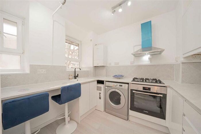 2 Bedroom Flat For Sale In Falmouth Road, Borough, SE1