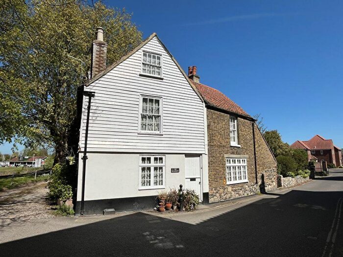 2 Bedroom Semi-Detached House For Sale In The Butts, Sandwich, CT13
