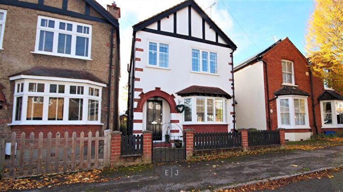3 Bedroom Detached House To Rent In Meadow Road, Loughton, IG10