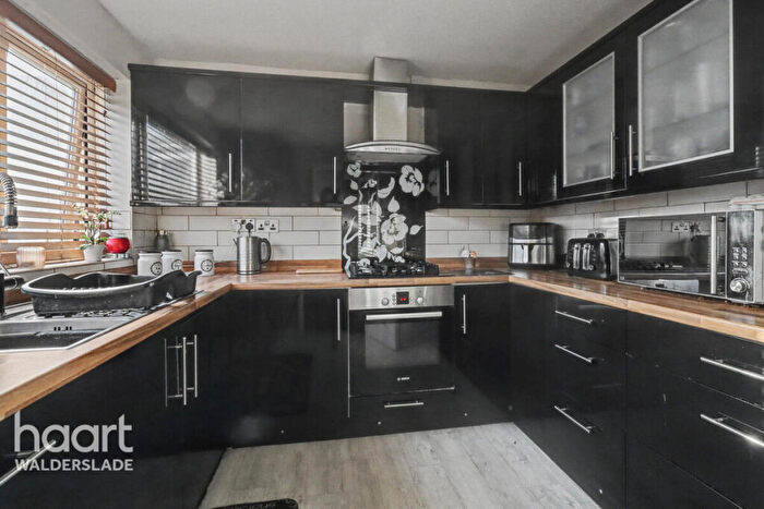 4 Bedroom Link Detached House For Sale In Brindle Way, Chatham, ME5