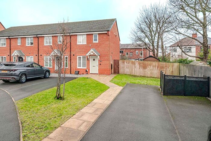 3 Bedroom Semi-Detached House For Sale In Assembly Avenue, Leyland, PR25